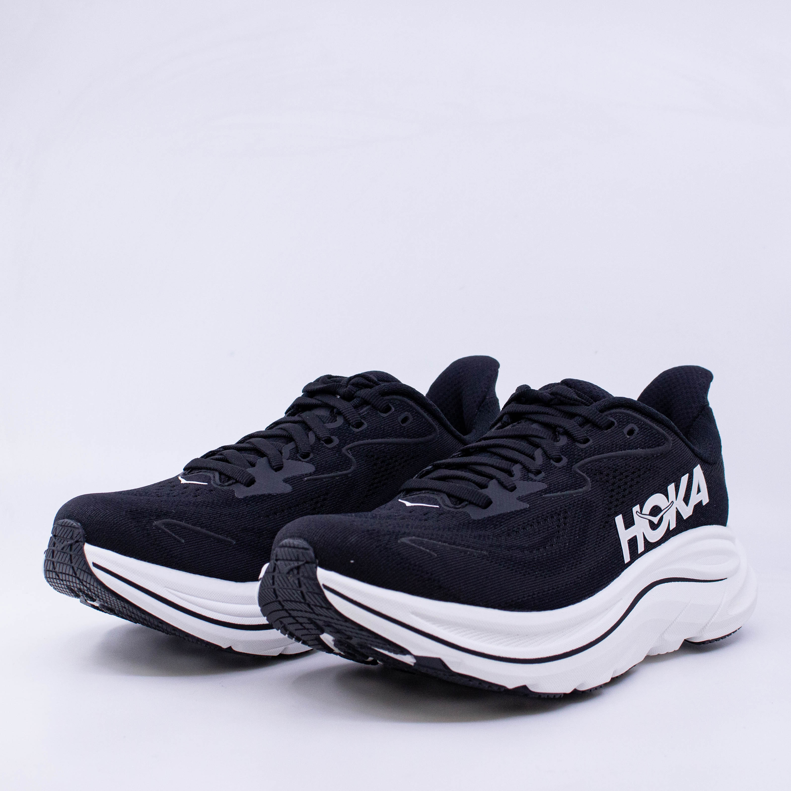 Hoka Clifton 10 (2E Wide) Mens Black/White - Frontrunner Colombo